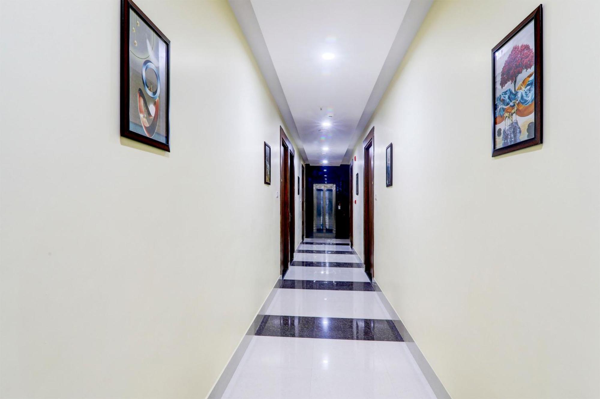 Отель Super Townhouse Gls International Лакхнау Экстерьер фото